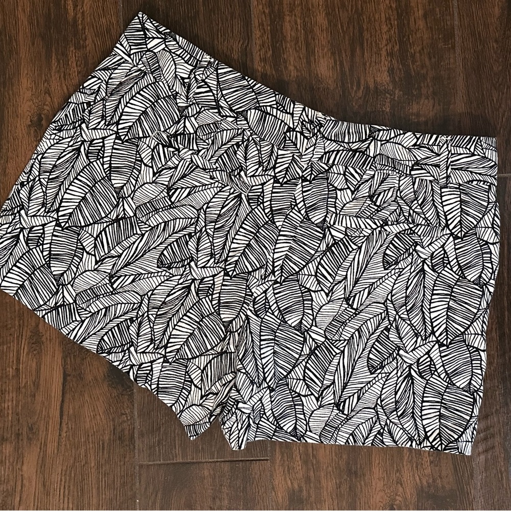 Ann Taylor LOFT Marisa Palm Leaf‎ Linen Shorts